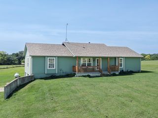 24601 Garrett Road, Mclouth, KS 66054