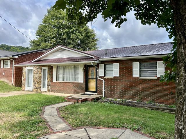 309 Sansom Ave., Wayne, WV 25570