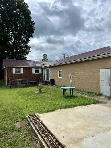 309 Sansom Ave., Wayne, WV 25570