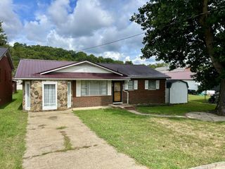 309 Sansom Ave., Wayne, WV 25570