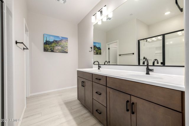 1850 E BERNIE Lane 102, Gilbert, AZ 85295