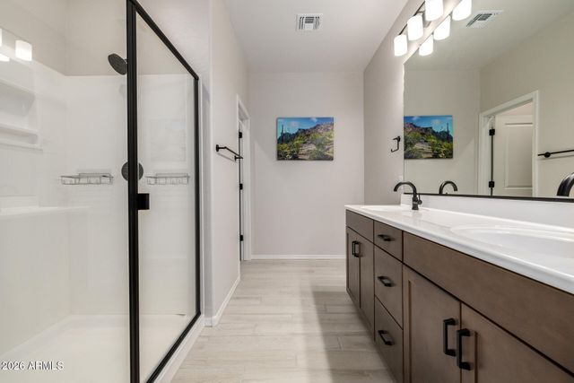 1850 E BERNIE Lane 102, Gilbert, AZ 85295