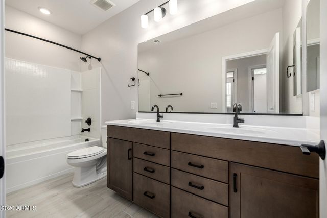 1850 E BERNIE Lane 102, Gilbert, AZ 85295