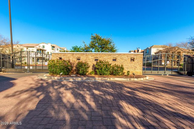 1850 E BERNIE Lane 102, Gilbert, AZ 85295