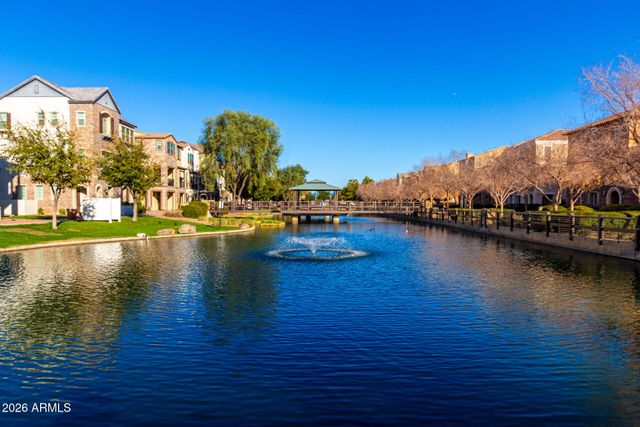 1850 E BERNIE Lane 102, Gilbert, AZ 85295