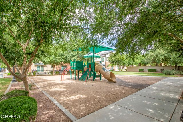 1850 E BERNIE Lane 102, Gilbert, AZ 85295