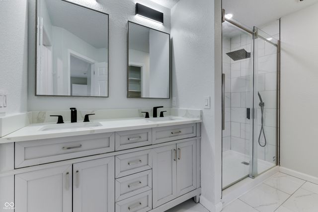 2886 Fieldstone Court, Franklin, IN 46131