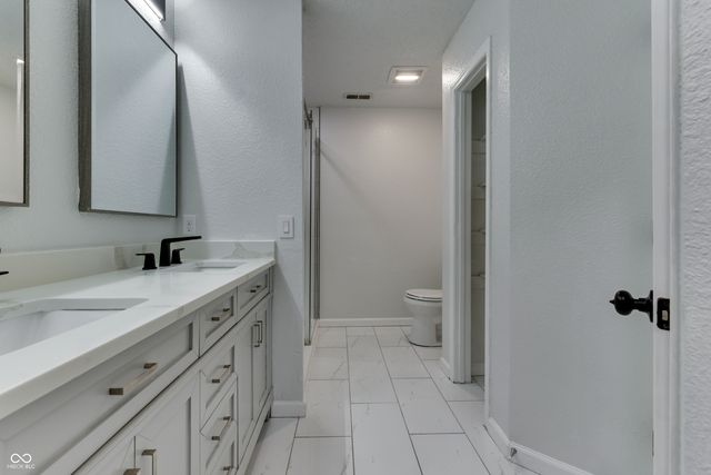 2886 Fieldstone Court, Franklin, IN 46131