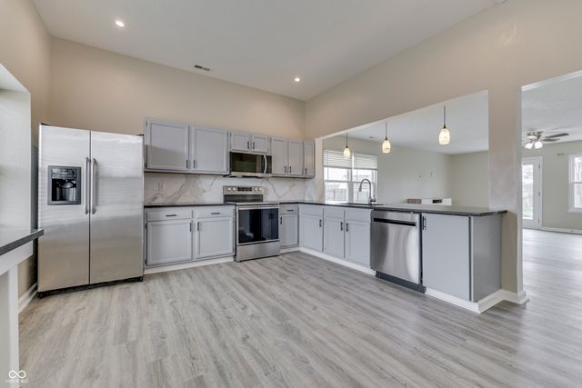 2886 Fieldstone Court, Franklin, IN 46131