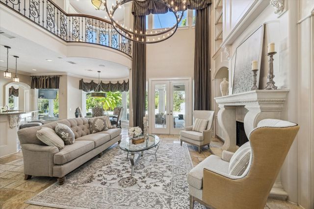 6 Kings Lake Estates Boulevard, Kingwood, TX 77346