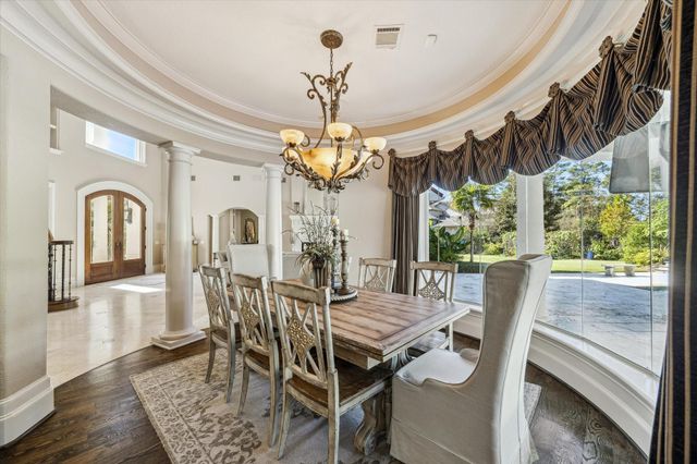 6 Kings Lake Estates Boulevard, Kingwood, TX 77346