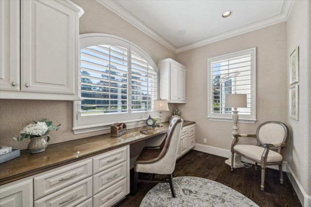 6 Kings Lake Estates Boulevard, Kingwood, TX 77346