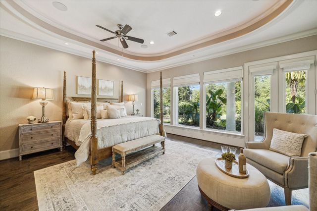 6 Kings Lake Estates Boulevard, Kingwood, TX 77346