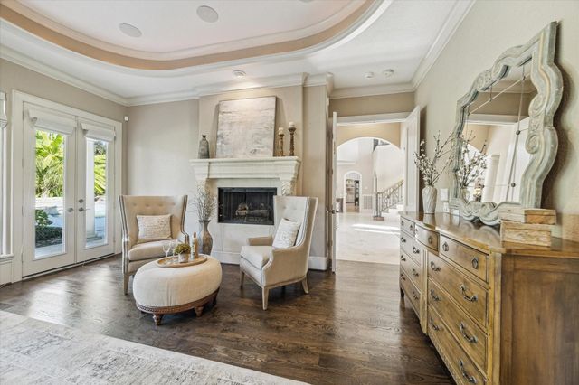 6 Kings Lake Estates Boulevard, Kingwood, TX 77346