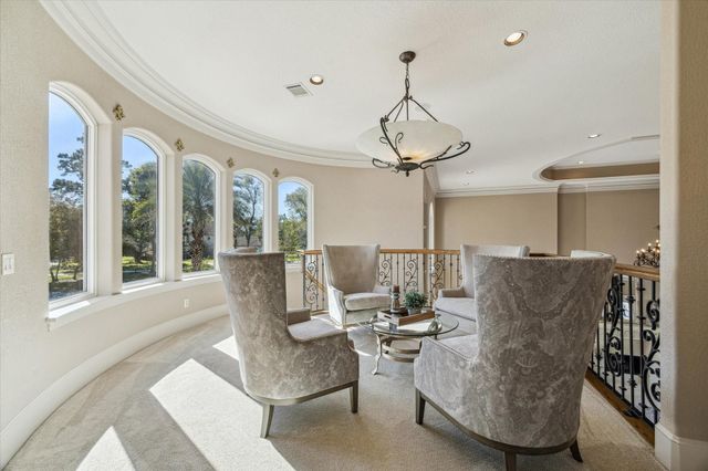 6 Kings Lake Estates Boulevard, Kingwood, TX 77346