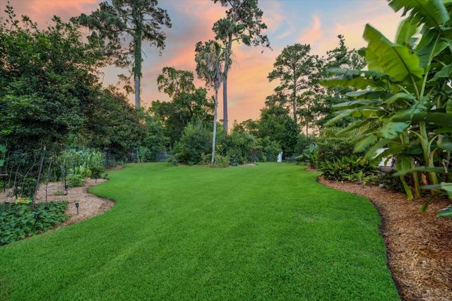 6 Kings Lake Estates Boulevard, Kingwood, TX 77346