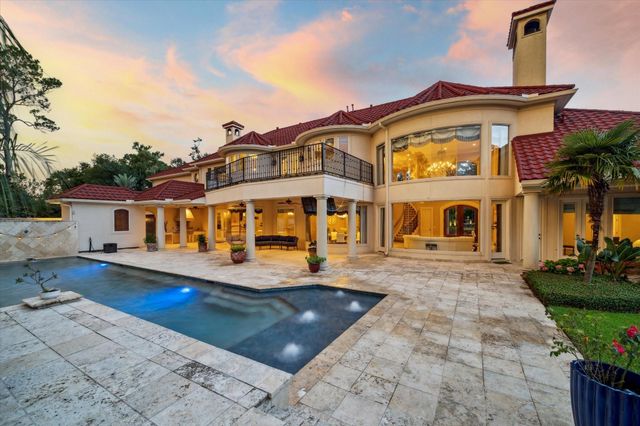 6 Kings Lake Estates Boulevard, Kingwood, TX 77346