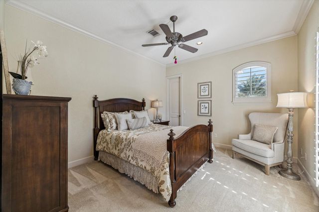 6 Kings Lake Estates Boulevard, Kingwood, TX 77346