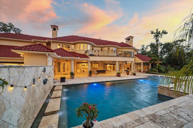 6 Kings Lake Estates Boulevard, Kingwood, TX 77346