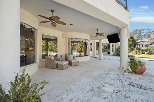 6 Kings Lake Estates Boulevard, Kingwood, TX 77346