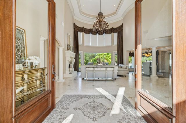 6 Kings Lake Estates Boulevard, Kingwood, TX 77346