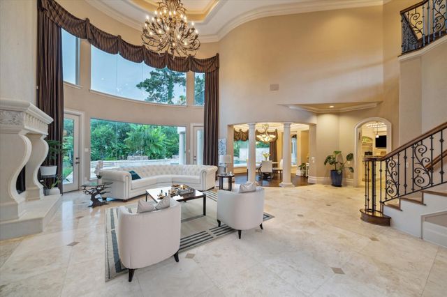 6 Kings Lake Estates Boulevard, Kingwood, TX 77346