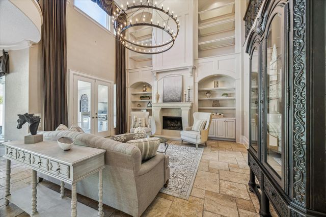 6 Kings Lake Estates Boulevard, Kingwood, TX 77346