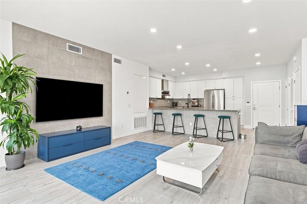 13124 Central 201, Hawthorne, CA 90250 — exterior