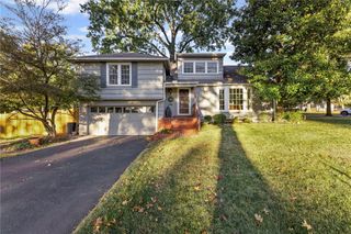 7000 Roe Avenue, Prairie Village, KS 66208