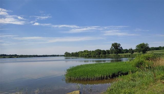 28993 Bluestem Drive Drive, Paola, KS 66071