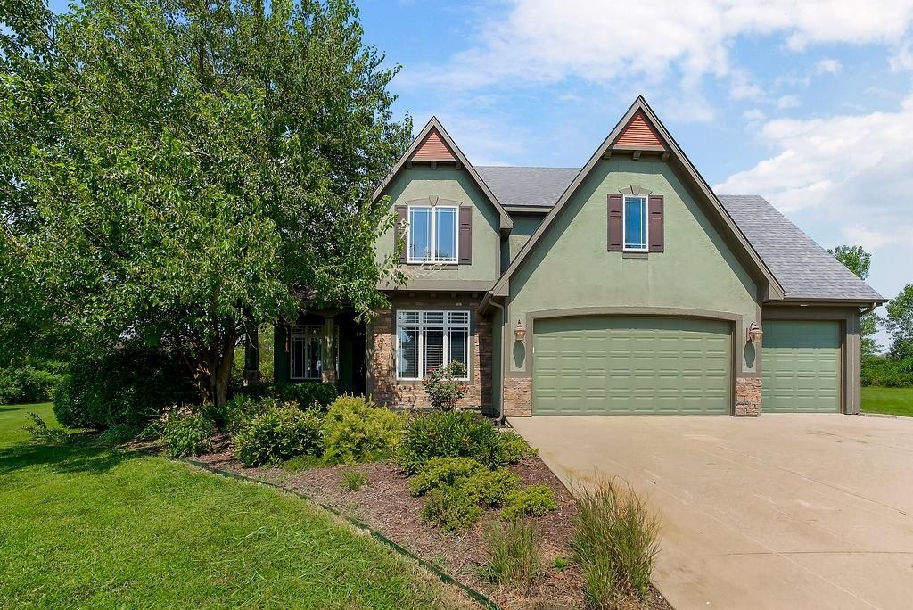 28993 Bluestem Drive Drive, Paola, KS 66071