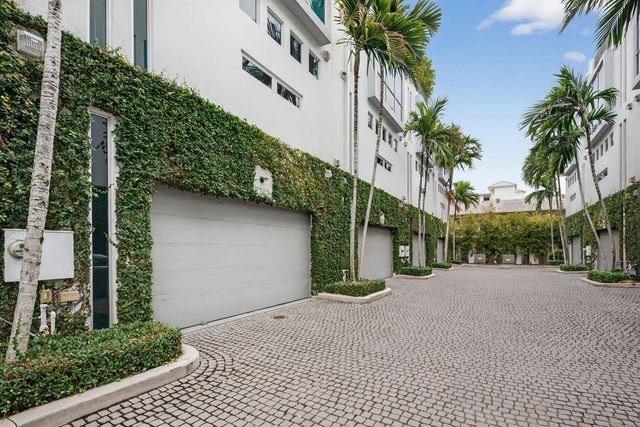 2743 NE 1st Street, Pompano Beach, FL 33062