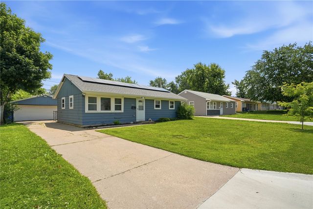 4432 Sherman Street NE, Cedar Rapids, IA 52402