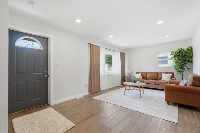 4432 Sherman Street NE, Cedar Rapids, IA 52402