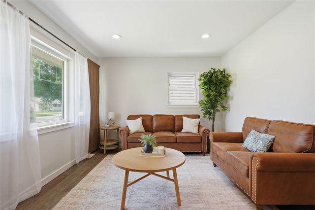 4432 Sherman Street NE, Cedar Rapids, IA 52402