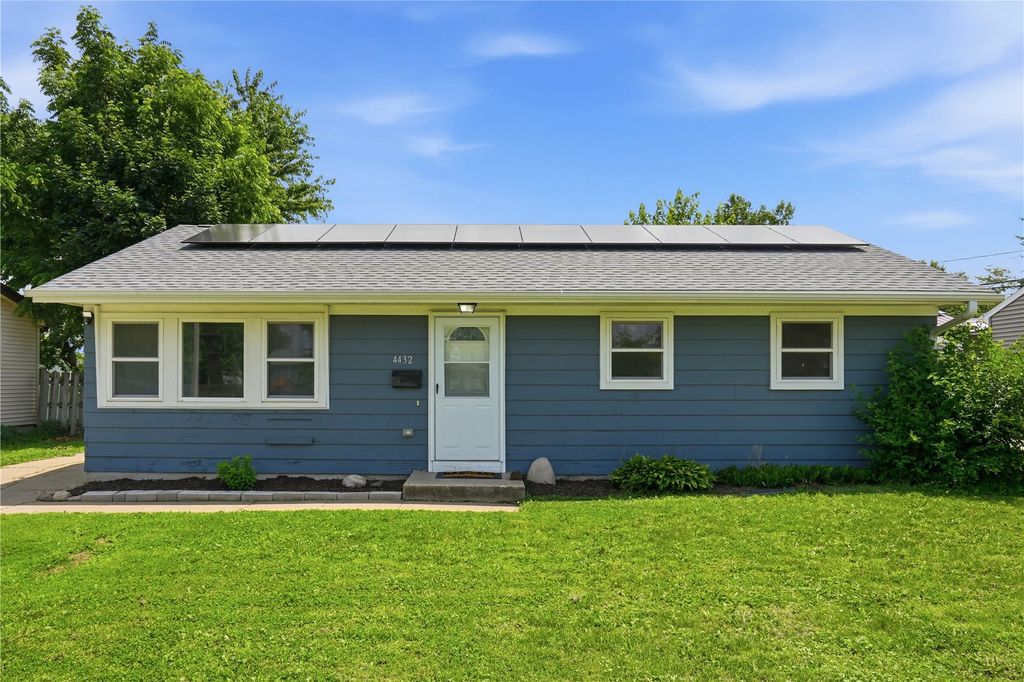 4432 Sherman Street NE, Cedar Rapids, IA 52402