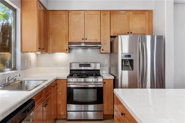 9193 Burnet Avenue, North Hills, CA 91343