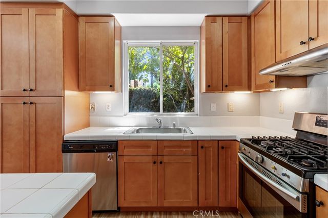 9193 Burnet Avenue, North Hills, CA 91343