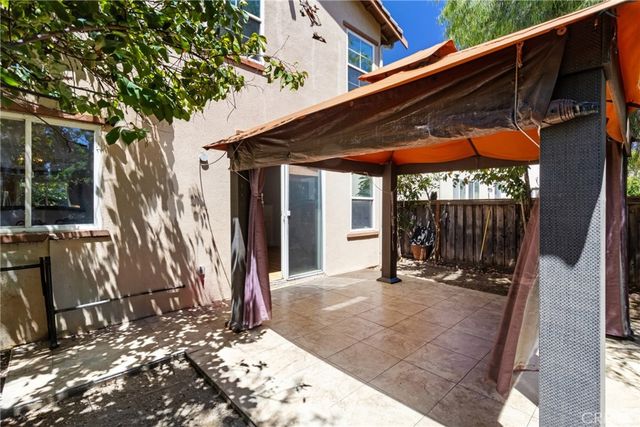 9193 Burnet Avenue, North Hills, CA 91343