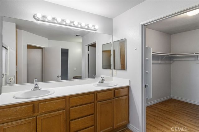9193 Burnet Avenue, North Hills, CA 91343
