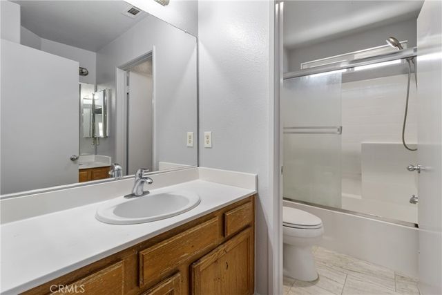 9193 Burnet Avenue, North Hills, CA 91343