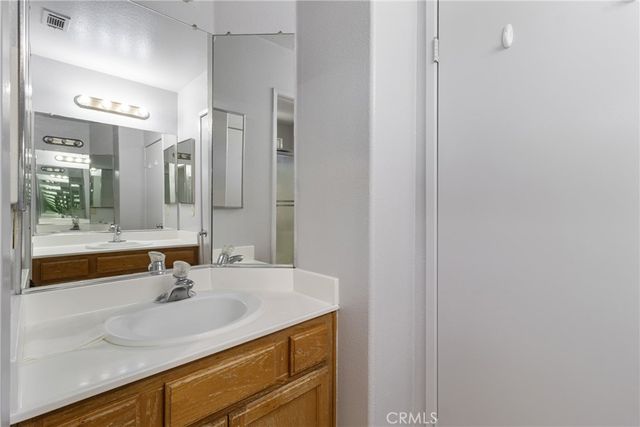 9193 Burnet Avenue, North Hills, CA 91343
