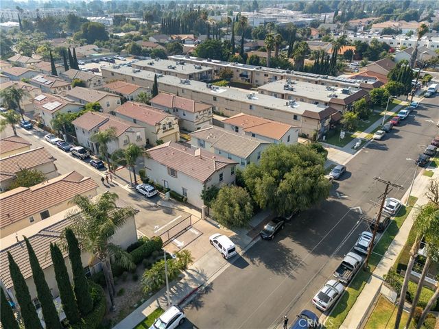 9193 Burnet Avenue, North Hills, CA 91343