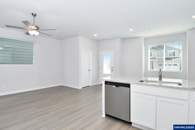 1185 Parkside Av, Woodburn, OR 97071