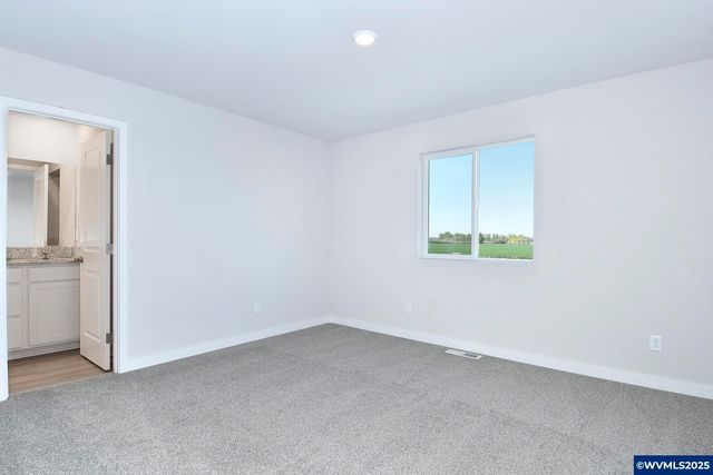 1185 Parkside Av, Woodburn, OR 97071