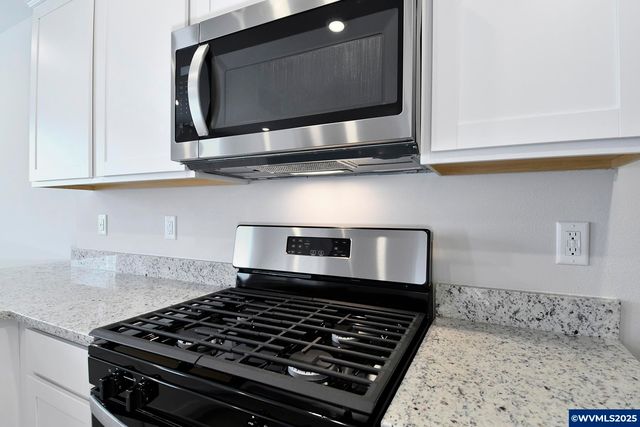 1185 Parkside Av, Woodburn, OR 97071