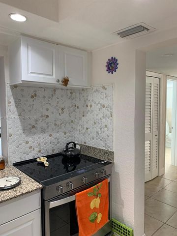 329 SE 3rd St 305S, Hallandale Beach, FL 33009