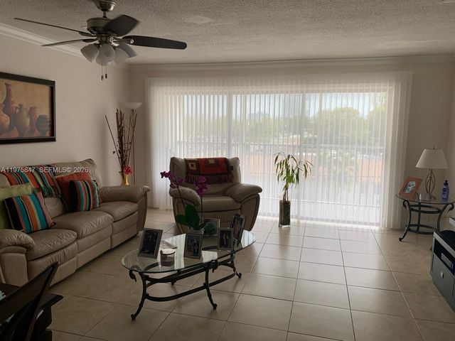 329 SE 3rd St 305S, Hallandale Beach, FL 33009