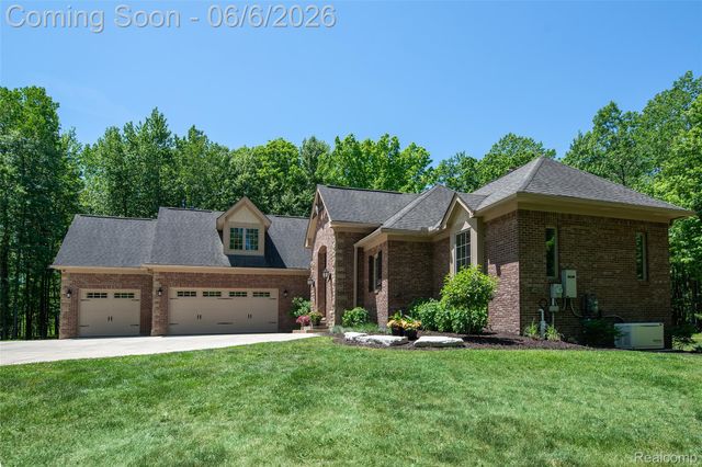 3957 Mill Lake Road, Orion Charter Township, MI 48360