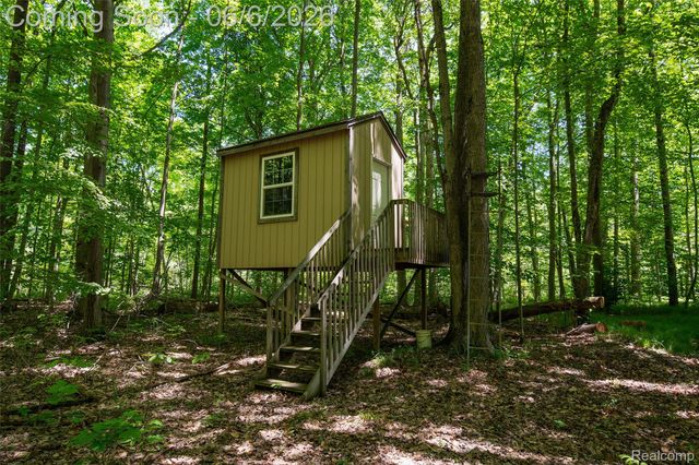 3957 Mill Lake Road, Orion Charter Township, MI 48360